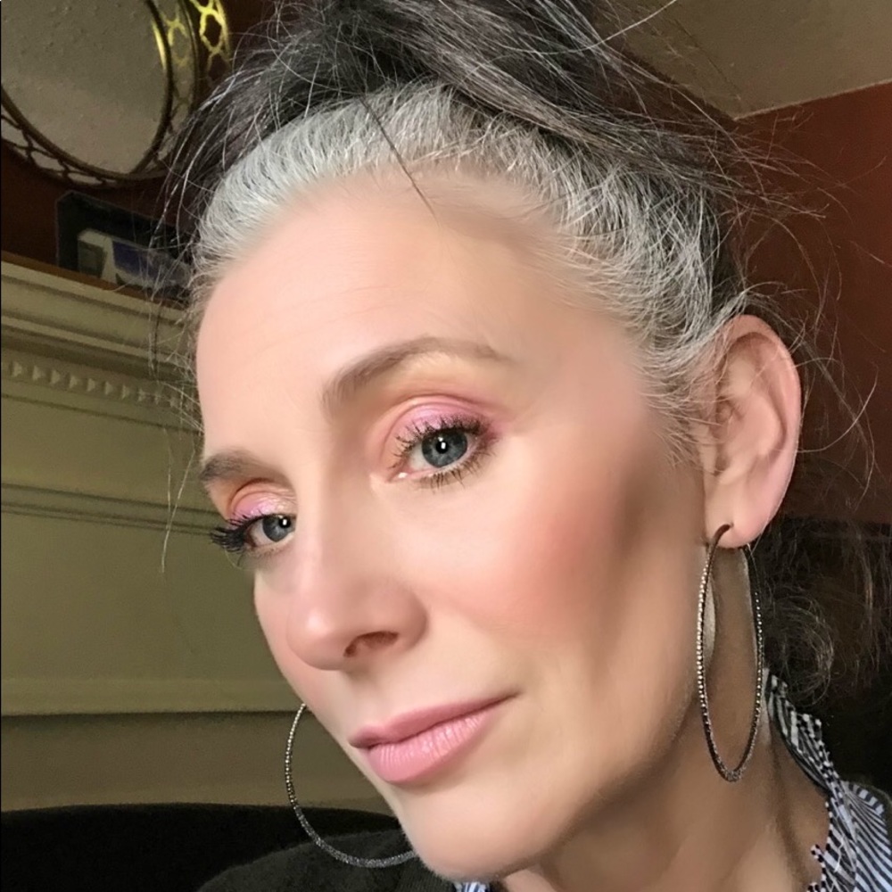 Meet your Posher, Carla